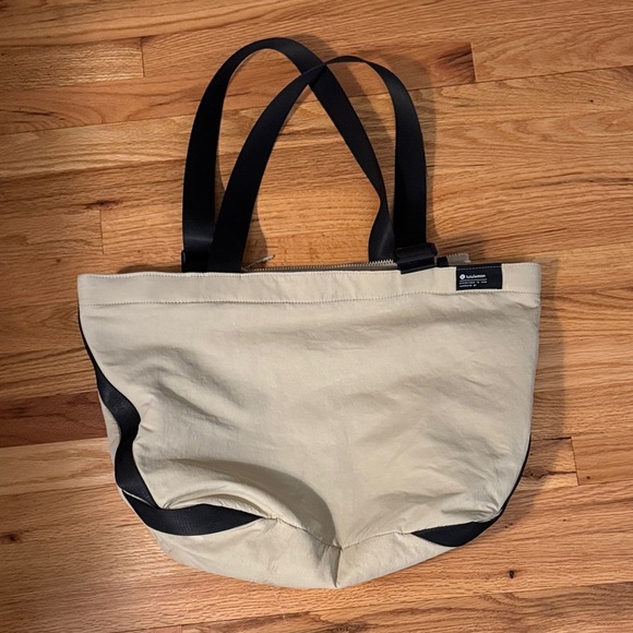 lululemon athletica Handbags - Lululemon clean lines Tote bag
